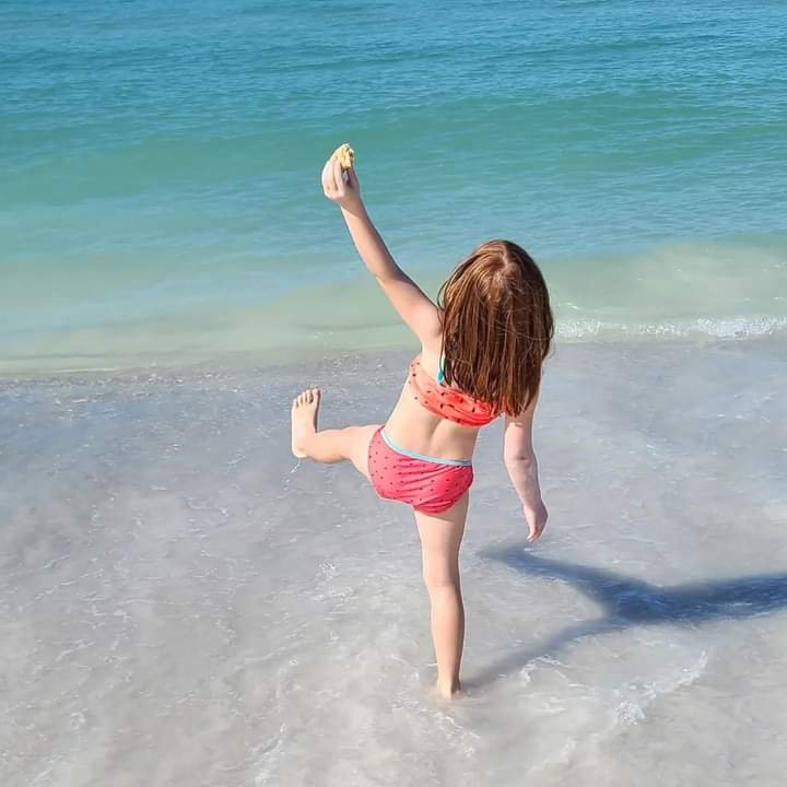 Things To Do 4AA428C9-F13C-458C-A42EDE9B1813D484Beach Girl 2.jpg